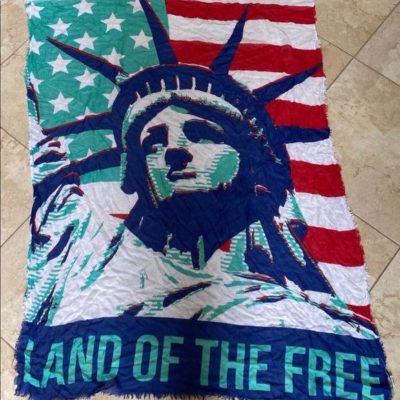 Land of the Free Shawl - Picture 2 of 6